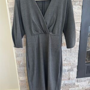 Babaton NWOT| Aritzia Houndstooth Gray Plaid Kurt v-neck Dress| Size 8